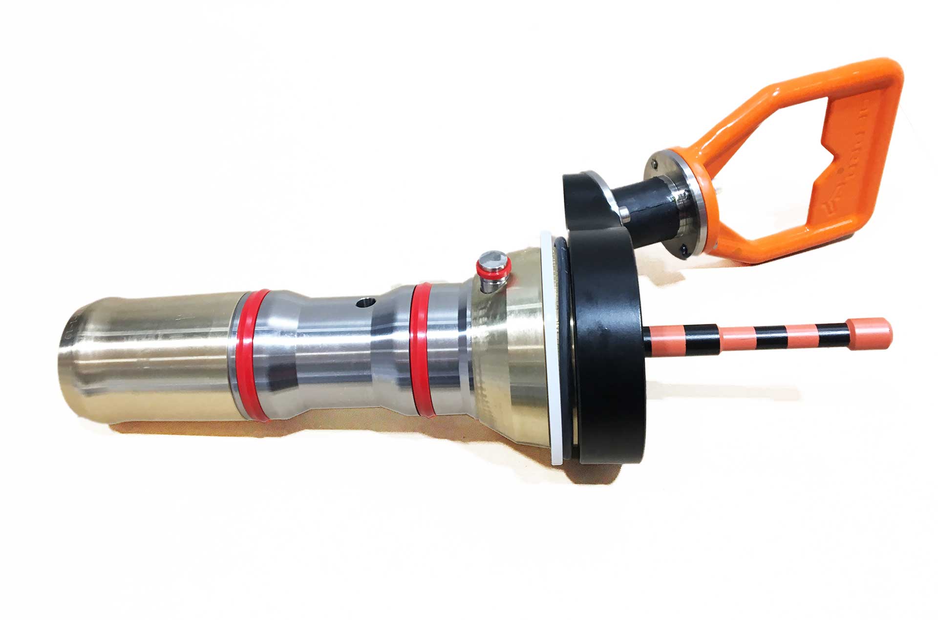 The large bore hot stab system is a fluid connection system for high-flow, low-pressure applications. The system is used for transferring subsea fluids, including hydraulic oil and corrosion inhibitors. White background.