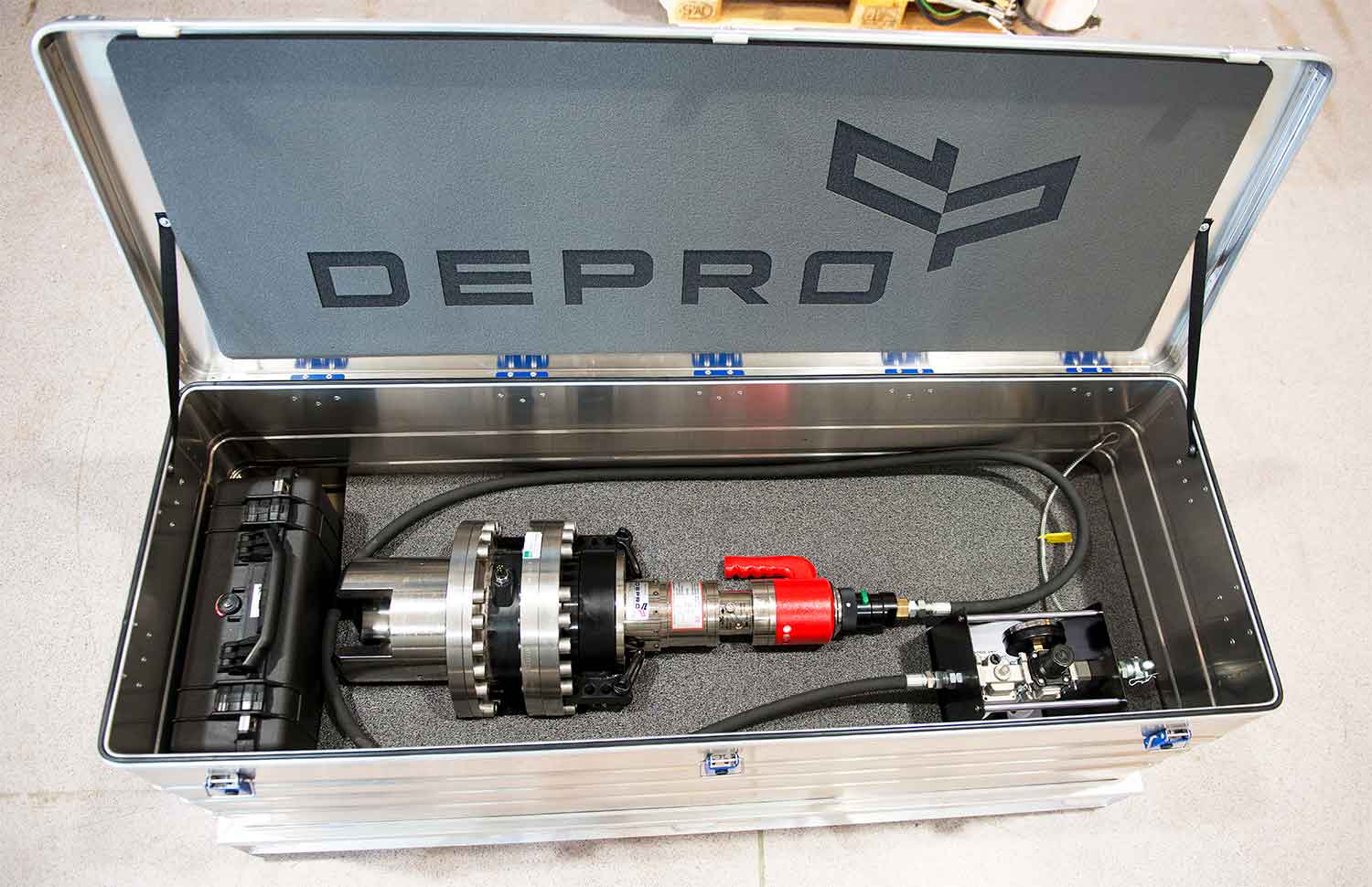 Subsea pneumatic Torque Tool in a transport box
